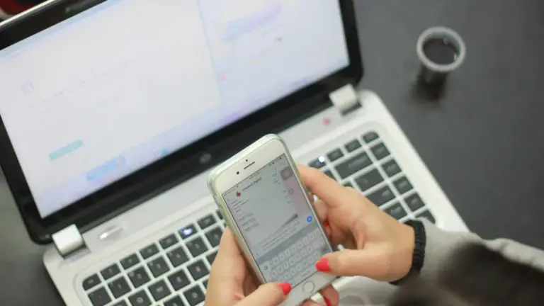 Tu número de WhatsApp ya no tiene que elegir entre la app y la API